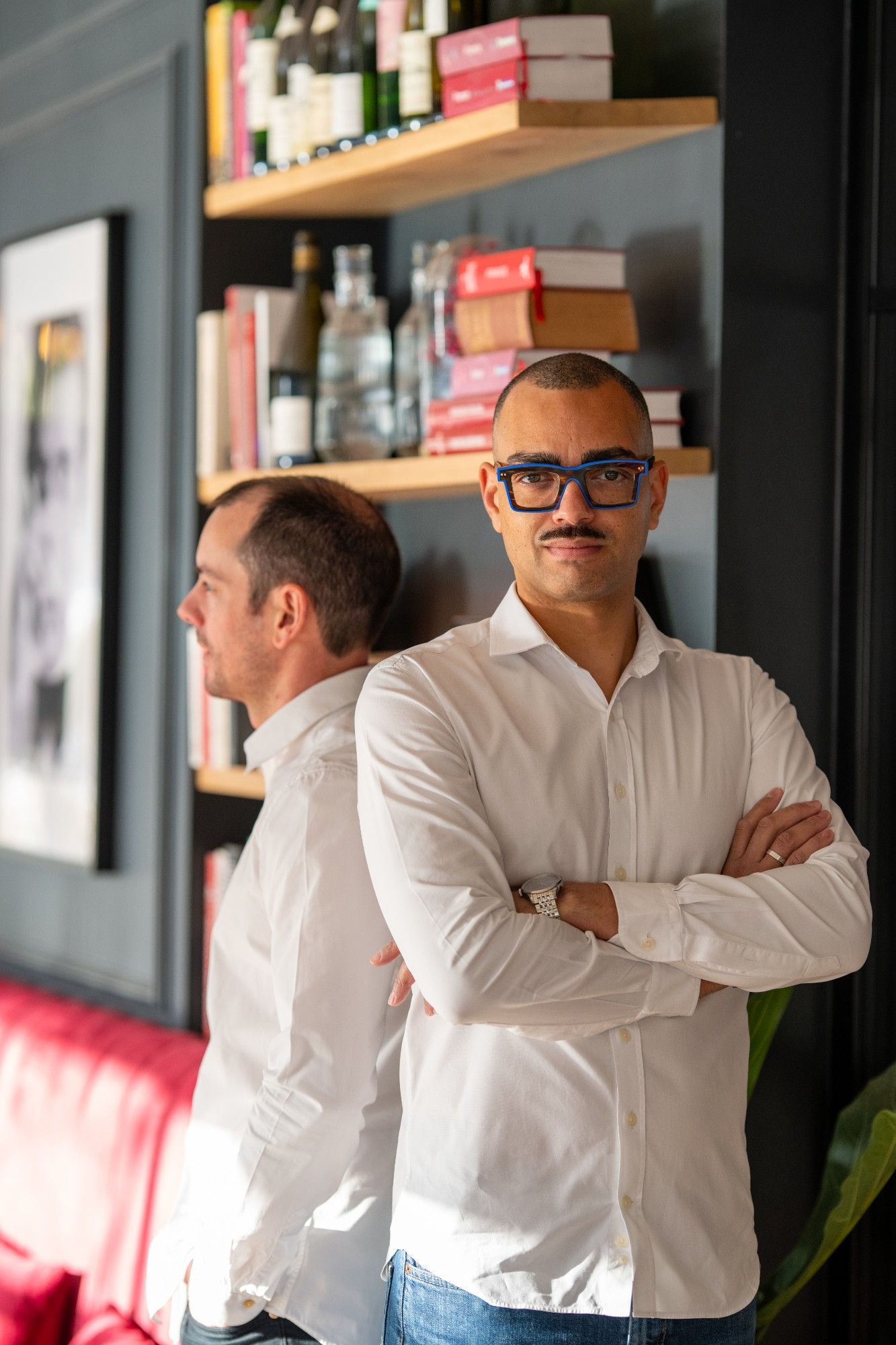 portrait-restaurateur-le-point-dorigine-duo-elegant.jpg