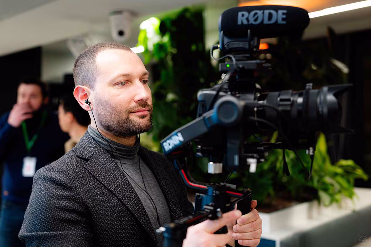 Captation agile ou production complète, je m’adapte à vos projets Cyril Carrere Production